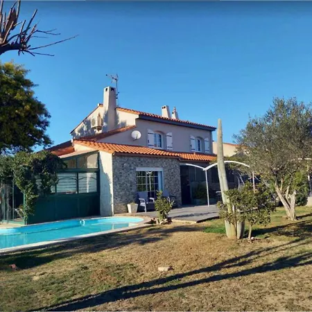 Magnifique Maison Piscine Et 5mins Des Plages Holiday home